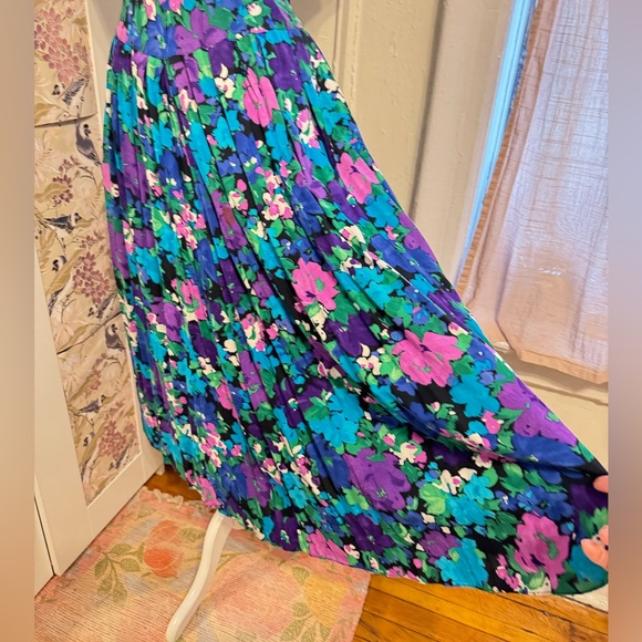 Vintage Purple Plunging Neckline Fit & Flare Dress by R.E.O. Original - Picture 10 of 14